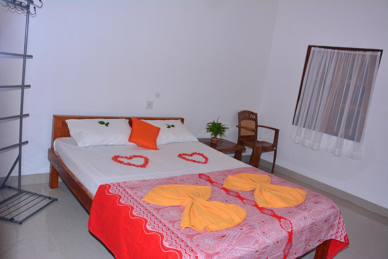Pleasant Park Holiday Inn Trincomalee Exterior foto